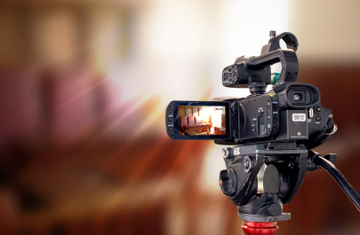 How do live broadcasts affect behaviour in the courtroom? What happens when judges use AI? And what can data analytics tell us about the factors that favour litigants in court? Professor John Liu has been investigating